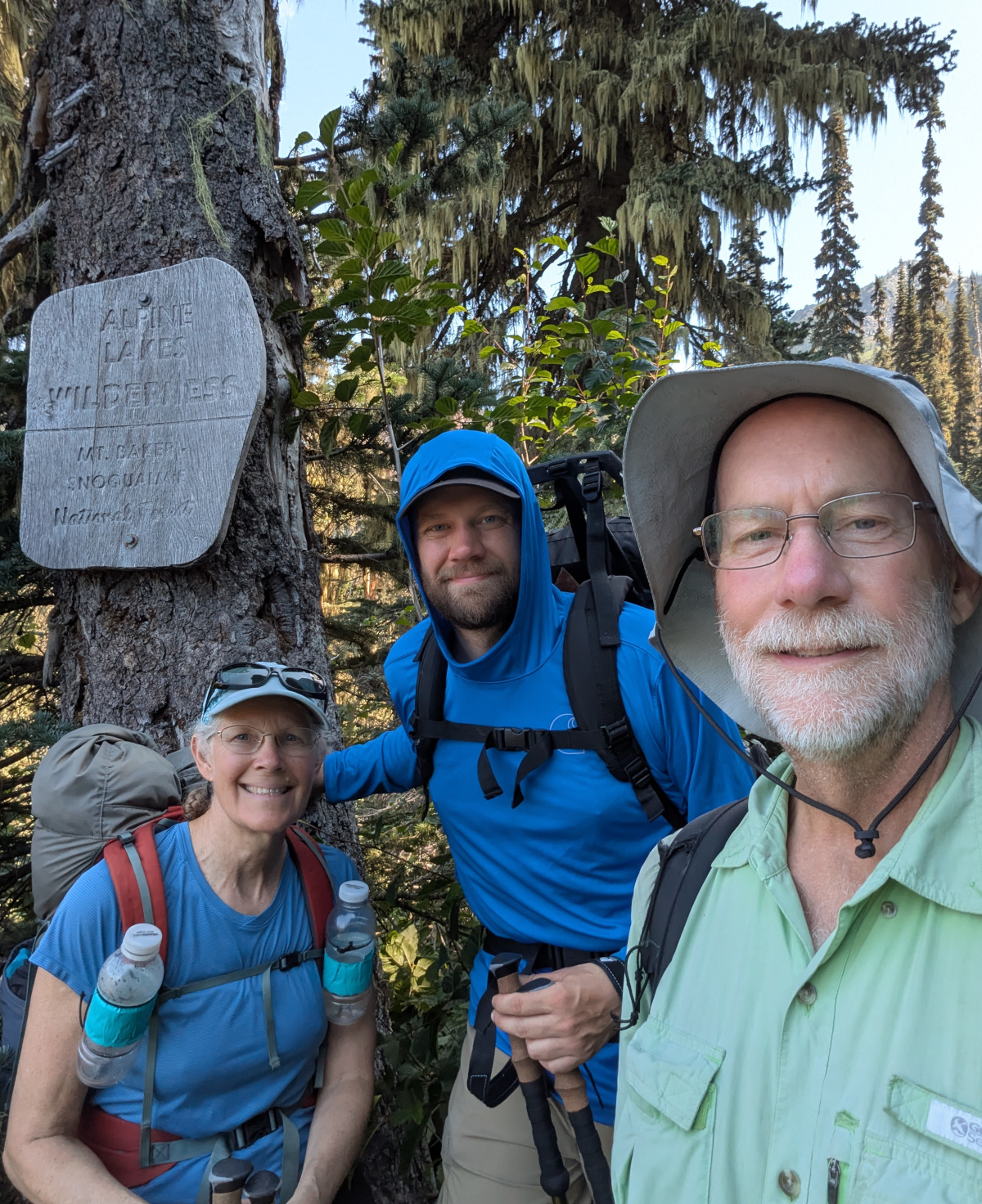 alpine lakes wilderness sign